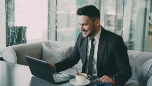 夢を叶えるインターネット環境！ 光回線とホームルーターを徹底比較、あなたにぴったりの選び方＆おすすめ3選